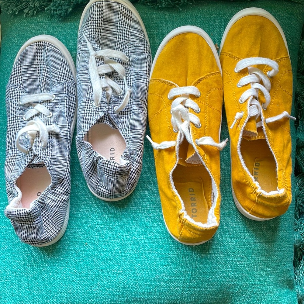 Women’s canvas size 11 tennis shoes